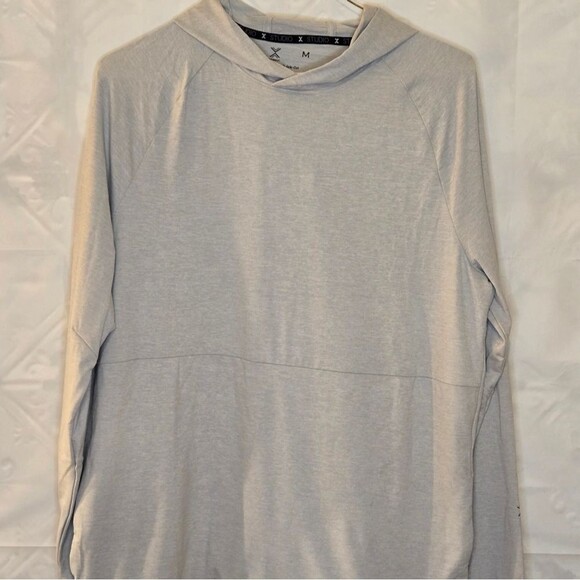 Xersion Studio Men's Heather Gray Long Sleeve Hoodie Activewear Shirt Medium NWT - Picture 14 of 14
